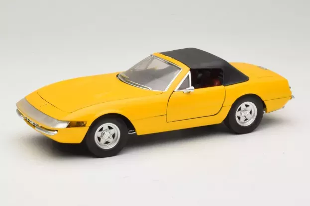 Solido Ferrari 365 Gts Spider Capote Closed 1:18 8018